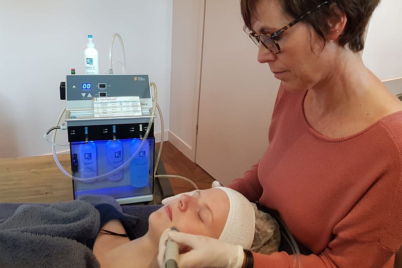 Hydrafacial - dermabrasie behandeling bij Florin Beauty Salon in Ede