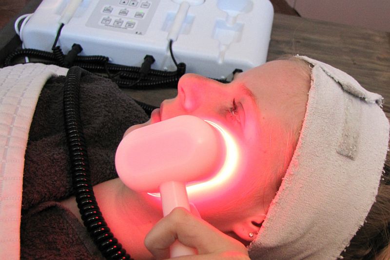 LED lichttherapie bij Florin Beauty Salon Ede