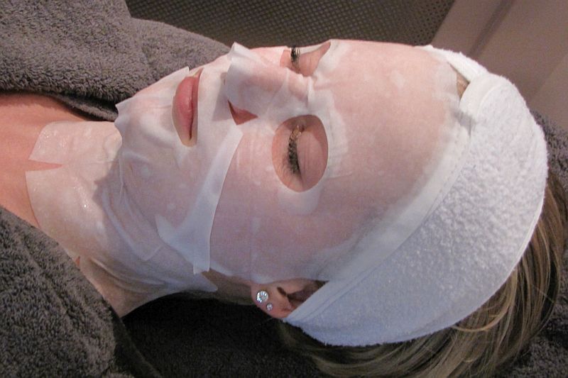 Gezichtsbehandeling met gezichtsmasker bij Florin Beauty Salon in Ede